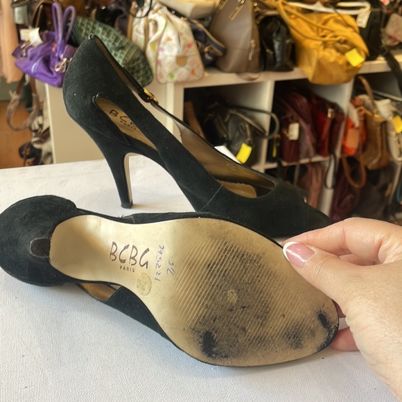 BCBG suede heels - Picture 6 of 6